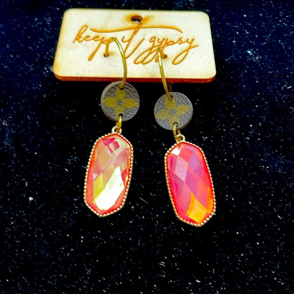 Keep It Gypsy Earrings - Picture 1 of 2